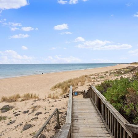 Beachside Escape On The Esplanade Christies Beach Экстерьер фото