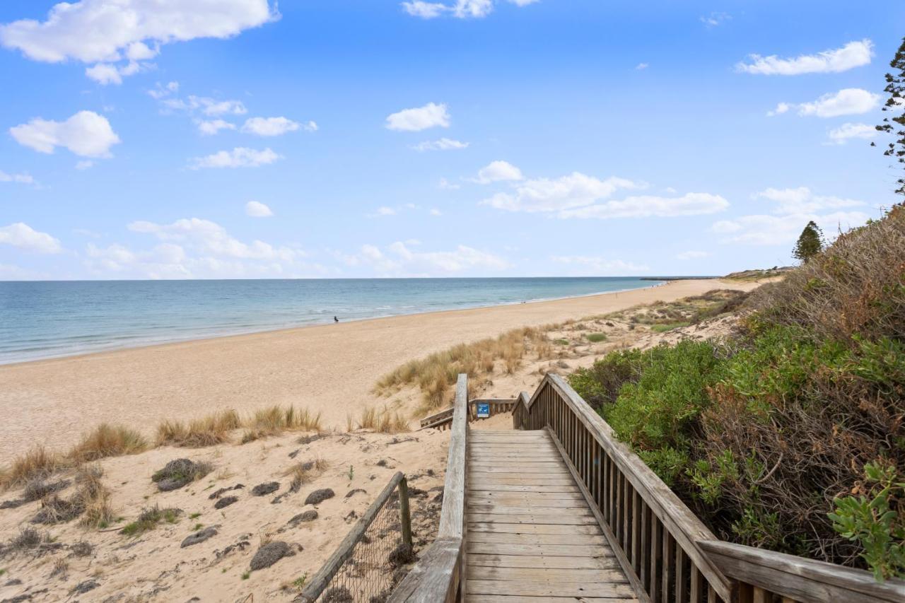 Beachside Escape On The Esplanade Christies Beach Экстерьер фото